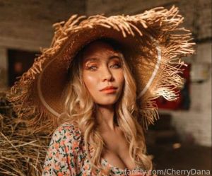 CherryDana - Fansly Leaks